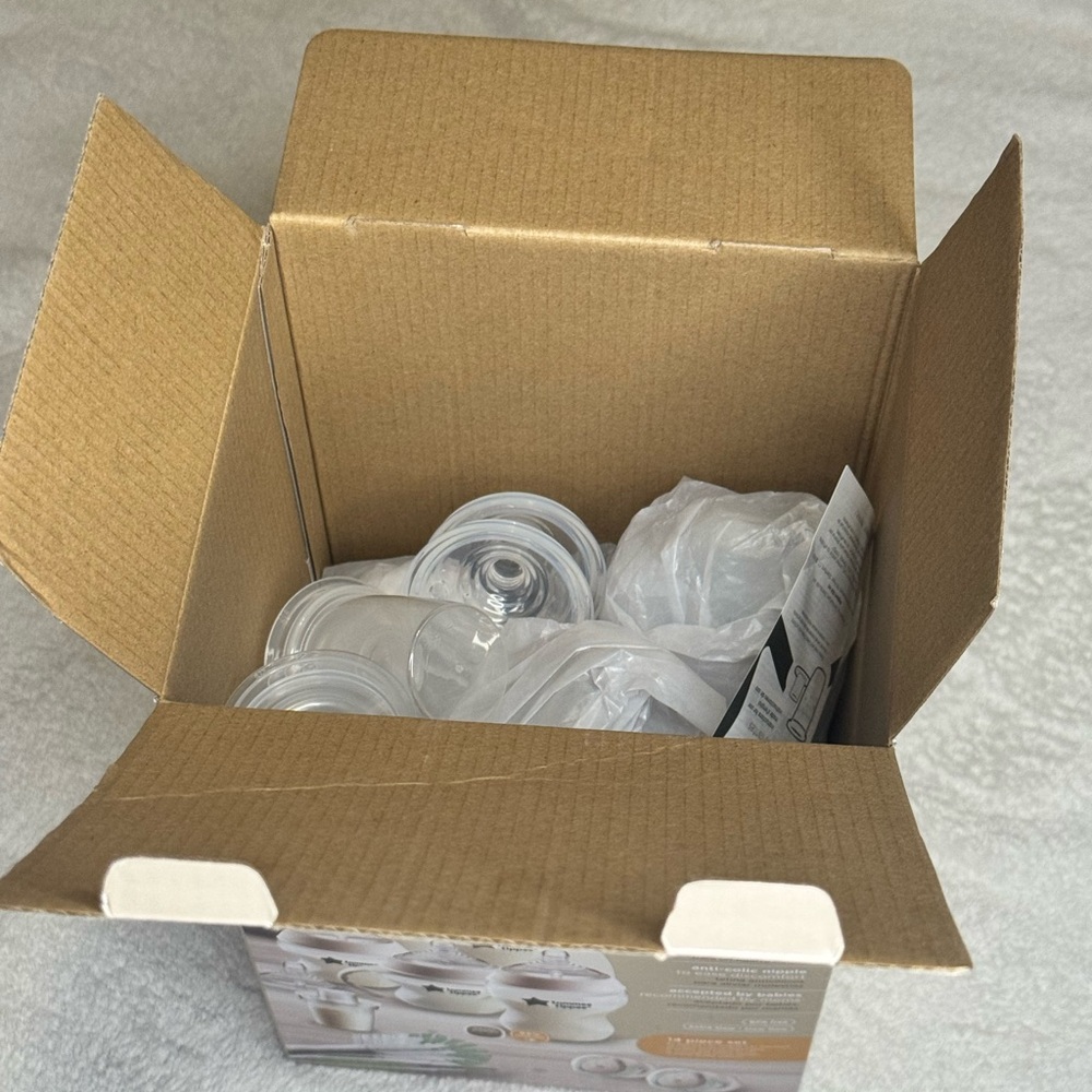 Tommee Tippee Closer To Nature Gift Set for Baby BPA Free Bottle 13 Piece Set - Picture 3 of 3